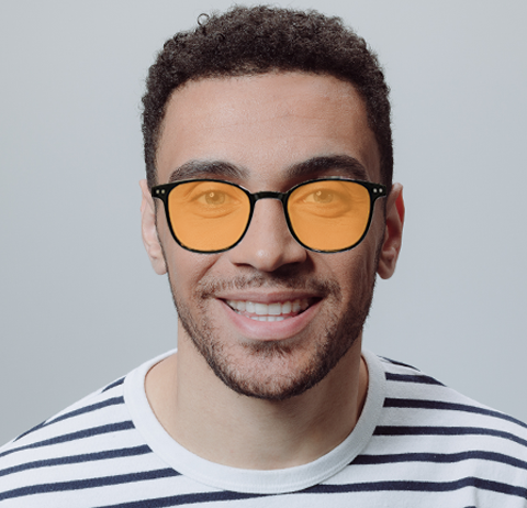 man using the exact fit app to try glasses on